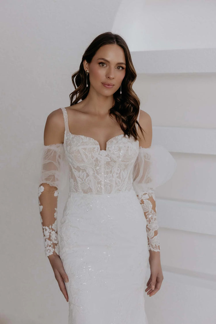 Alexandra Closed U with sleeve