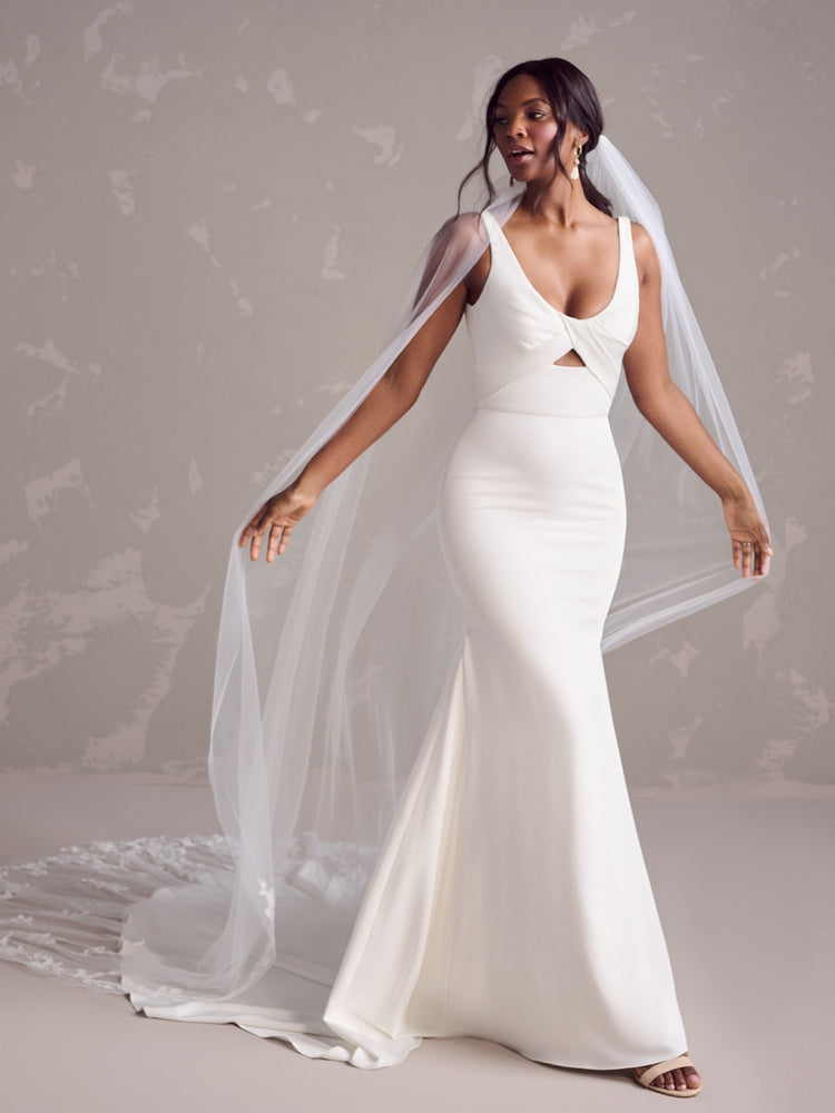 Iliana Keyhole Front
