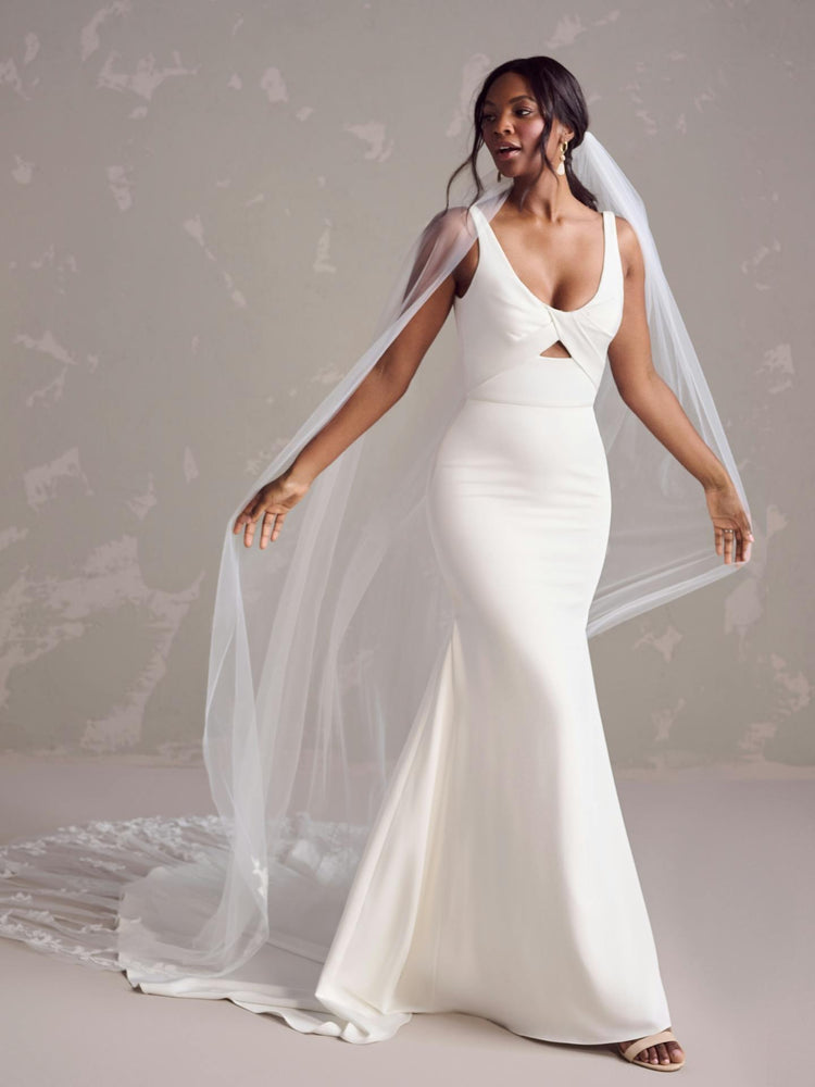 Iliana Keyhole Front No Orders