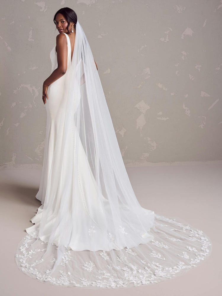 Iliana Keyhole Front No Orders