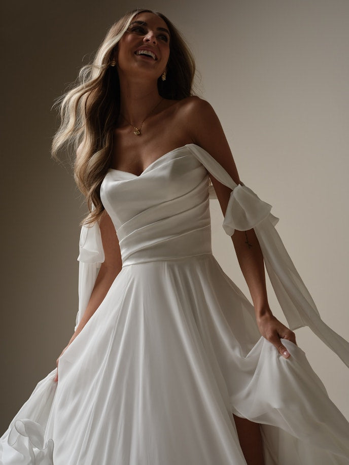Melody with slit and sleeves