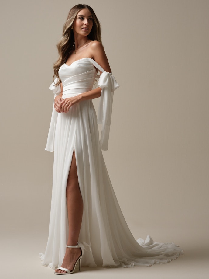Melody with slit and sleeves