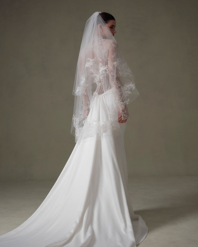 Shaylee SE081 Gown with detachable Train