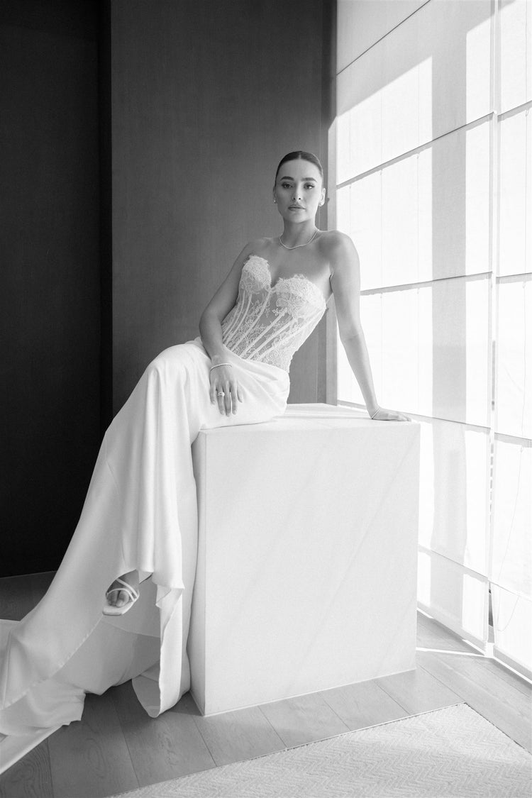 Shaylee SE081 Gown with detachable Train