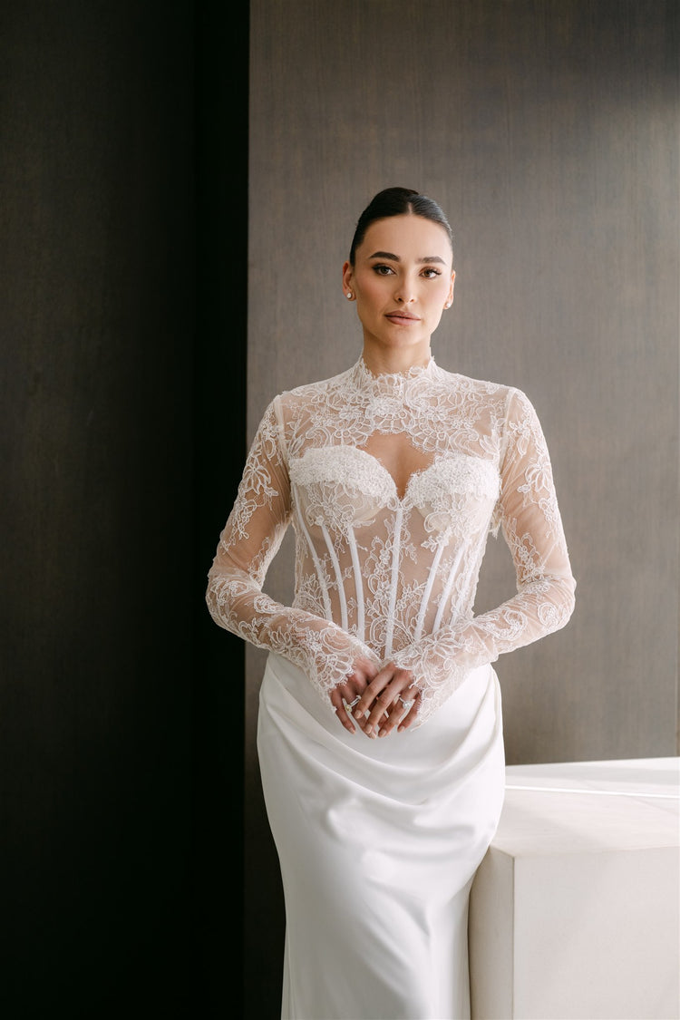Shaylee SE081 Gown with detachable Train