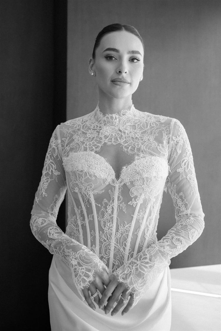 Shaylee SE081 Gown with detachable Train