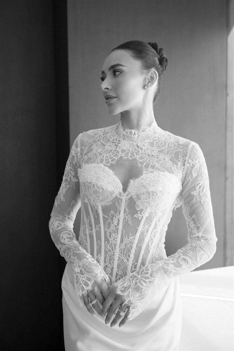 Shaylee SE081 Gown with detachable Train