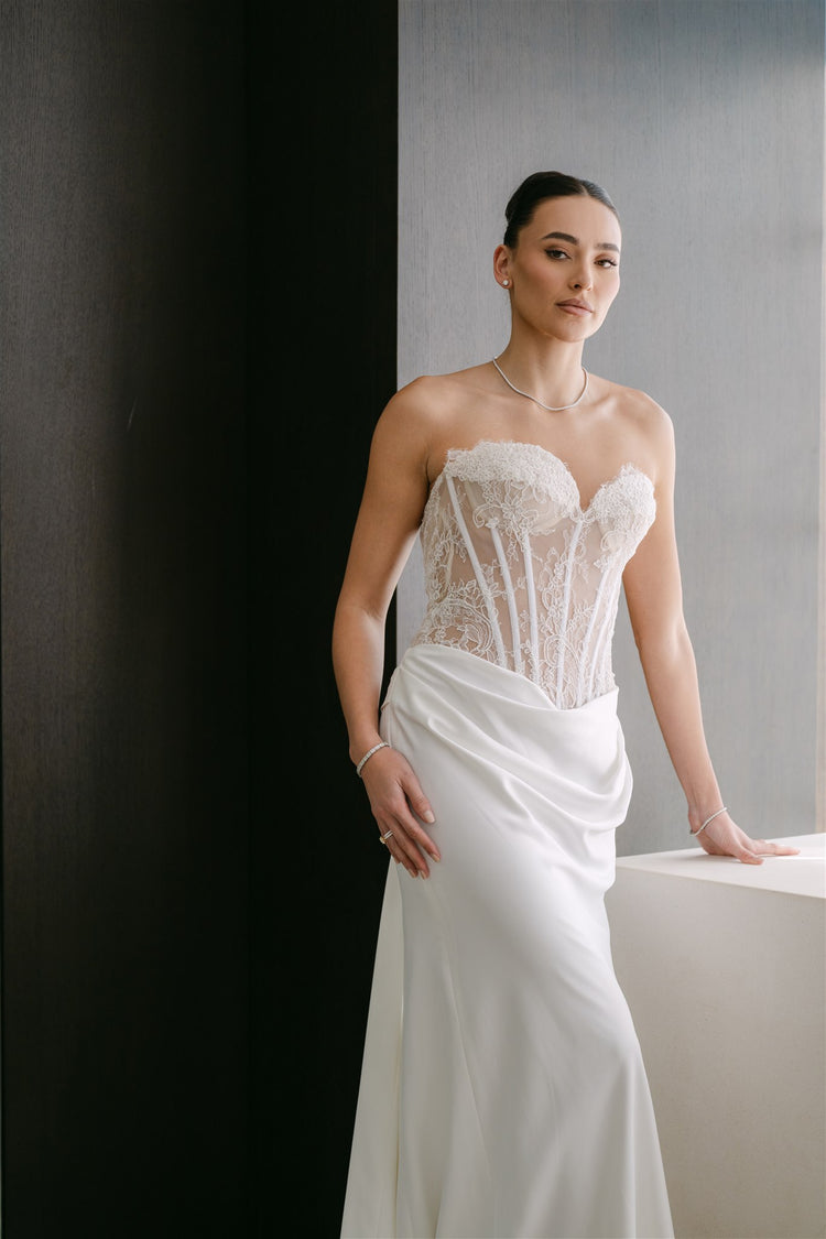 Shaylee SE081 Gown with detachable Train