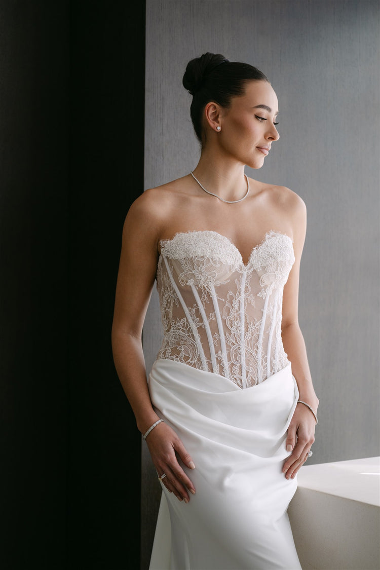 Shaylee SE081 Gown with detachable Train