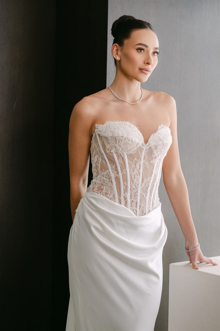 Shaylee SE081 Gown with detachable Train
