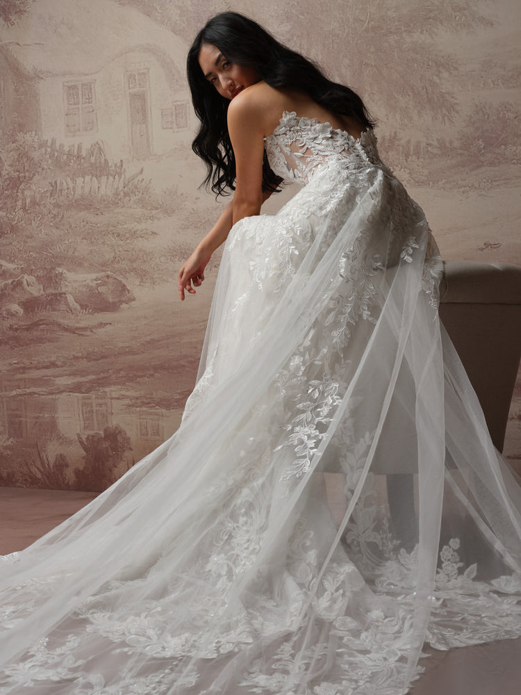 Estelle Unlined Bodice Chantilly Lace