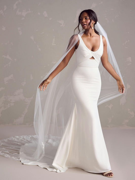 Iliana Keyhole Front No Orders